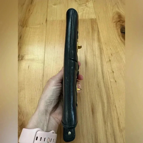 MARC by Marc Jacobs Black Leather Wallet with Gold-Colored Metallic Details - Picture 4 of 9